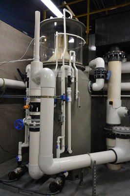 600PE<br>installed by Aquatic Exhibits International